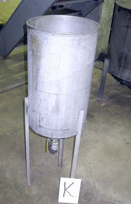 STAINLESS STEEL tanks, shallow cone bottom,
